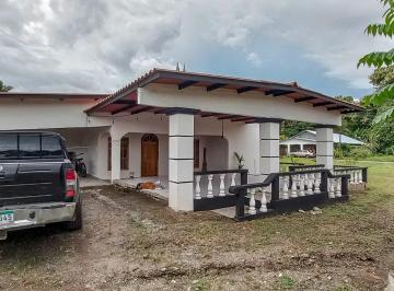 Casa de 3 habitaciones, Barú · Casa Espaciosa de 3 Habitaciones en Venta en Barrio El Retorno, Puerto Armuelles