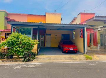 Casa de 4 habitaciones, Panamá · Venta de Casa en Las Cumbres