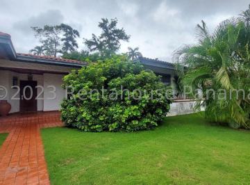 Casa de 4 habitaciones, Panamá · Vendo Casa con Piscina en Altos del Golf. 1014 m² Mrm
