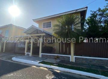 Casa de 4 habitaciones, Chitré · Vendo Casa en Chitré Ka25 - 2662