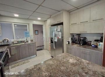 Casa de 3 habitaciones, Panamá · Venta de Casa con 235 m² en Reparto Nuevo Panamá PH La Fontana 26 - 6406sr