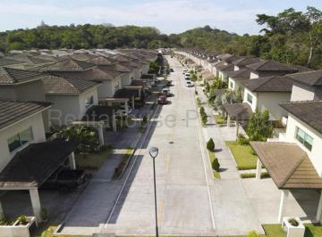 Casa de 3 habitaciones, Panamá · Casa en Venta de 219 m² en Altos del Parque