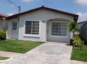 Casa · 110m² · 3 Recámaras · 1 Estacionamientos · Alquilo Casa en Arraijan La Hacienda PH Espave