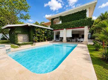 Casa · 700m² · 4 Recámaras · 2 Estacionamientos · Venta y Alquiler Casa en San Francisco Altos del Golf Mld