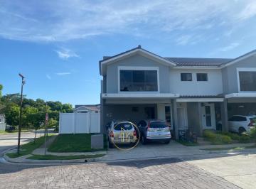 Casa · 200m² · 3 Recámaras · 2 Estacionamientos · Venta de Casa Brisas del Golf en PH Aventura en Paseo del Norte - Lh