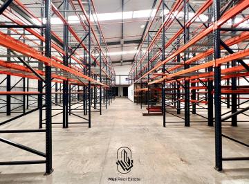 Bodega-Galpón-Depósito · 1333m² · 10 Recámaras · 18 Estacionamientos · Galera Amoblada en Alquiler o Venta Centro Logistico en Mañanitas - Lh