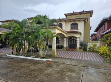 Casa de 3 habitaciones, Panamá · Venta de Casa en Costa Sur