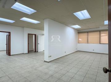 Oficina comercial · 207m² · 6 Estacionamientos · Oficina Amplia en El Cangrejo 207 m²