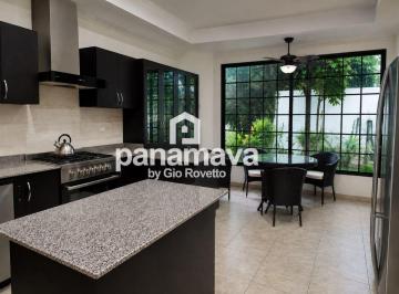 Casa de 5 habitaciones, Panamá · Alquiler Casa Albrook