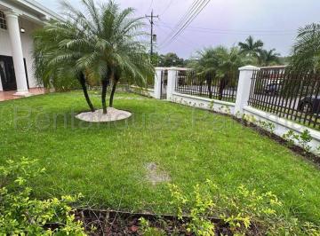 Casa de 5 habitaciones, Panamá · Alquilo Casa Semi Amoblado Calle en Clayton
