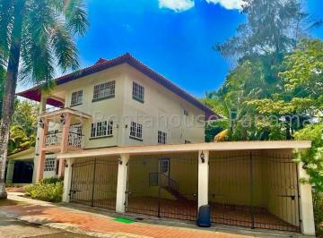 Casa de 5 habitaciones, Panamá · Vendo Casa en Albrook, Calle Los Guayacanes