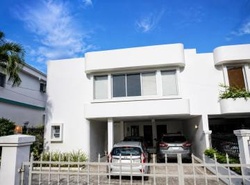 Casa · 500m² · 4 Recámaras · 2 Estacionamientos · Duplex en Venta y Alquiler en Obarrio