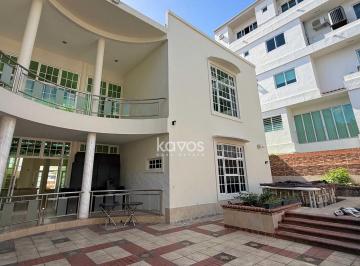 Local comercial · 1200m² · 4 Recámaras · 10 Estacionamientos · Alquiler de Casa - San Francisco