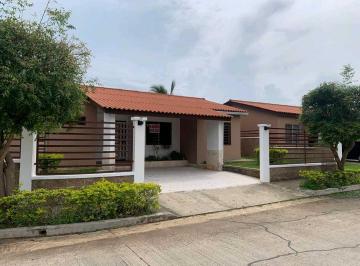 Casa · 150m² · 3 Recámaras · 2 Estacionamientos · Alquilo Casa en Chorrera La Arboleda PH Los Robles