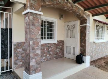 Casa · 237m² · 3 Recámaras · 1 Estacionamientos · Alquilo Casa Esquina en Vacamonte La Reina