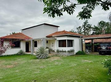Casa de 4 habitaciones, Chame · Casa en Coronado Salida y Vistas Al Lago