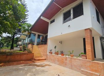 Casa · 180m² · 5 Recámaras · 2 Estacionamientos · Se Alquila Amplia Casa en Hato Pintado 5 Habs. Uso Com. o Res.