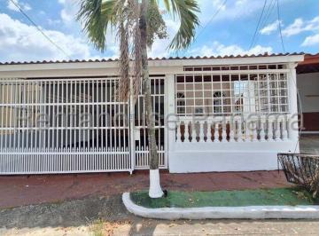 Casa de 3 habitaciones, Panamá · Venta de Casa en Altos de Panamá