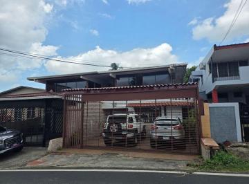 Casa de 5 habitaciones, Panamá · Se Vende Casa en Club X, El Ingenio Bethania.