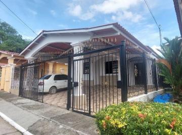 Casa de 4 habitaciones, La Chorrera · Venta de Casa en Valle Dorado