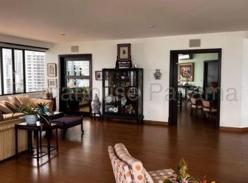 27-1482YD Vive en el encanto clásico de los años noventa con detalles arquitectó · Venta Apartamento Coco del Mar