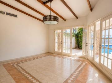 Casa · 284m² · 4 Recámaras · 2 Estacionamientos · Vendo Casa Coronado