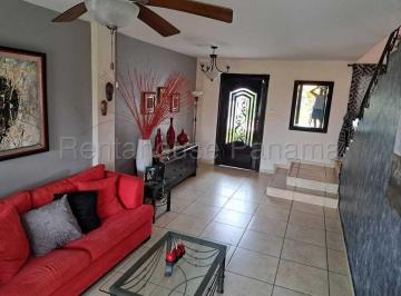 Casa de 3 habitaciones, San Miguelito · Amplia Casa en Venta en Brisas del Golf