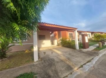 Casa de 2 habitaciones, La Chorrera · Alquilo Casa Arboledas Chorrera 3 Hab 2 Baños