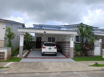 Casa de 3 habitaciones, Arraiján · Vendo Casa en Playa Dorada