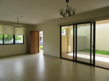 Casa · 258m² · 3 Recámaras · 3 Estacionamientos · Venta de Hermosa Casa en River Valley, Panamá Pacífico