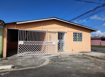 Casa · 196m² · 3 Recámaras · 2 Estacionamientos · Se Vende Casa de Esquina en Urb. Colinas de Pacora