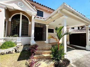 Casa · 196m² · 3 Recámaras · 2 Estacionamientos · Vendo Casa El Dorado | Corona Gardens