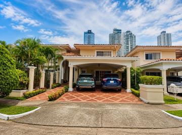 Casa de 3 habitaciones, Panamá · Alquiler Casa Costa del Este con Terraza Costa Azul Mld