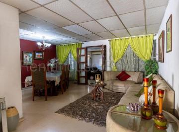 Casa de 4 habitaciones, Panamá · Casa en Venta en Campo Limberg. 27 - 1558.