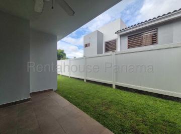 Casa de 3 habitaciones, San Miguelito · Vendo Casa de 200 m² en PH Aventura, Brisas del Golf 27 - 789gg