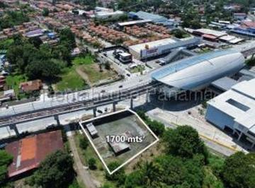 Terreno / Lote , Panamá · Las Cumbres. Villa Zaita Terreno en Alquiler. 1700 m². Comercial. Deportivo. Distribución. Logística.