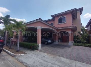 Casa de 4 habitaciones, Panamá · Venta de Casa en Costa Sur 27lbr1628