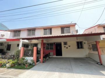 Casa de 3 habitaciones, Panamá · Casa Semi - Amoblada 4 Rec Ven Vía España