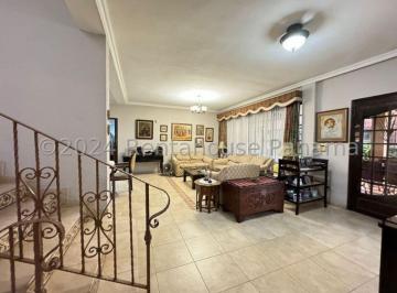 Casa de 4 habitaciones, Panamá · Venta de Casa en El Carmen