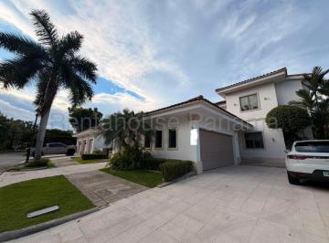 Casa de 4 habitaciones, Panamá · Alquiler de Casa en Santa Maria