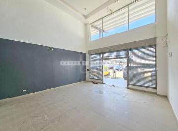 Local comercial , San Miguelito · Venta Local Planta Baja Comercial/oficina Remodelado Plaza Milla 8. Haga Su Oferta