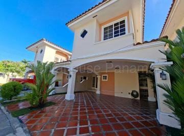 Casa de 3 habitaciones, Panamá · Vendo Casa en Costa Sur