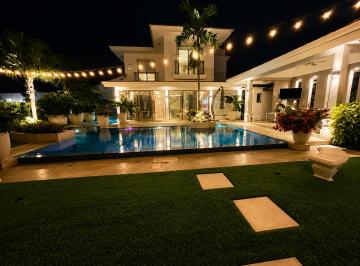Casa de 4 habitaciones, Panamá · Vendo Hermosa Casa en Fairway Estates, Santa María