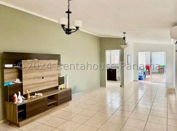 Casa de 3 habitaciones, San Miguelito · Venta de Casa en Brisas del Golf