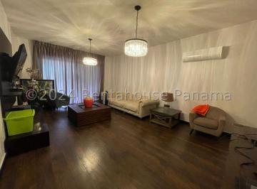Casa de 4 habitaciones, Panamá · Amplia Casa en Venta en Clayton