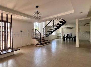 Apartamento de 4 habitaciones, Panamá · Venta de Casa en Greenvalley en Albrook 27lbr1391