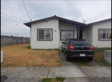 Casa · 97m² · 3 Recámaras · 1 Estacionamientos · Vendo Casa P. H. Montemadero I, en Esquina