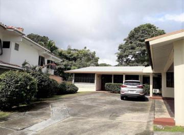 Casa de 4 habitaciones, Panamá · Venta de Casa en Betania