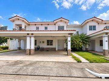 Casa · 184m² · 3 Recámaras · 2 Estacionamientos · Venta Casa en Quinta de Versalles Modelo Marsella Nrr