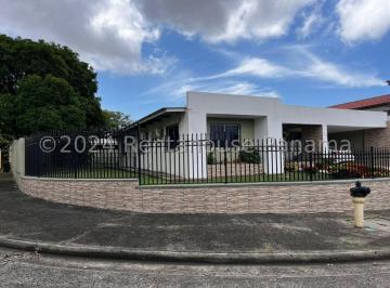 Casa de 3 habitaciones, Panamá · Venta de Casa en Betania